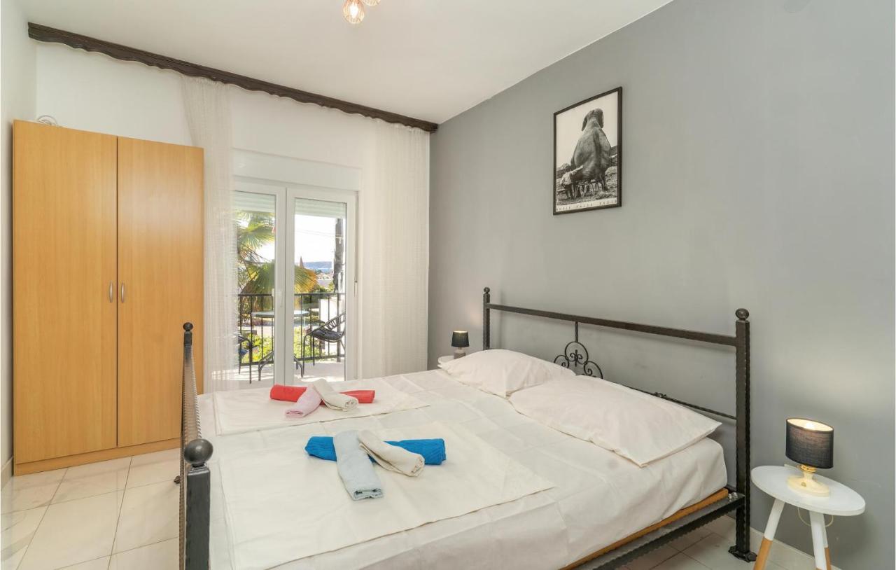 Cozy Apartment In Krk With Kitchen คิร์ก ภายนอก รูปภาพ